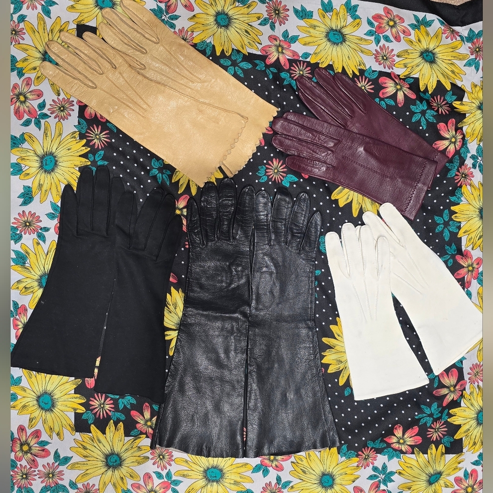 Vintage Lot Of 5 Gloves Sets